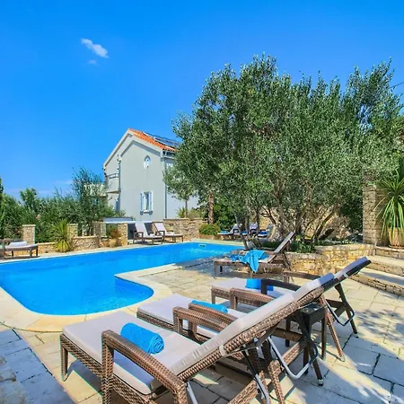 Apartment Luxurious In With Pool Murter
