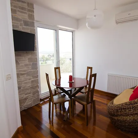 Apartment Luxurious In With Pool Murter