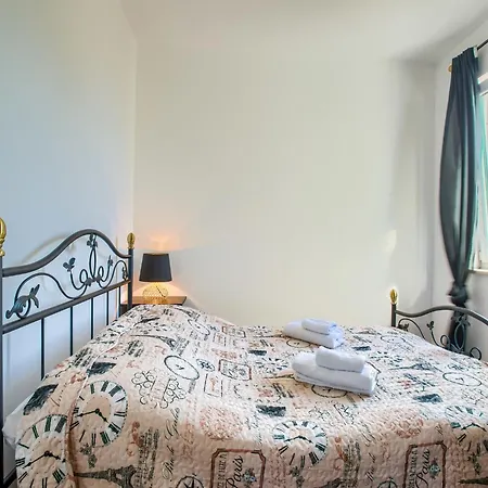 Luxurious In With Pool Apartment *