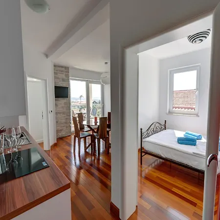 Apartment Luxurious In With Pool *