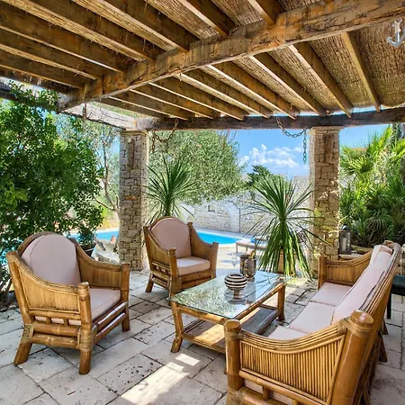 Apartment Luxurious In With Pool Murter