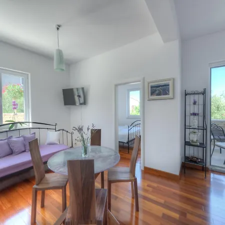 Apartment Luxurious In With Pool