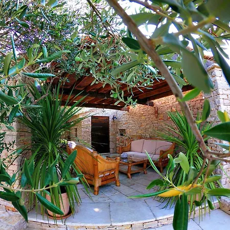 Apartment Luxurious In With Pool