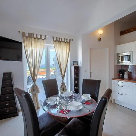 Luxurious In With Pool